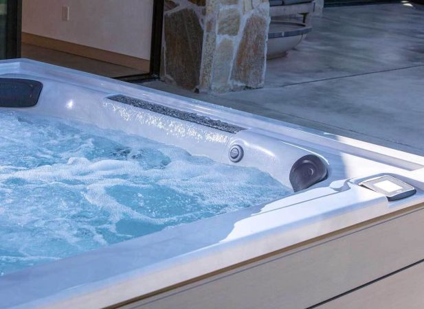 Spa J-LX™ – Spa 6 places avec technologie infrarouge & Red Light Therapy