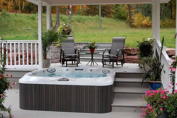 Spa J-365™ – Spa 6 places avec 48 jets PowerPro®, cascade et dôme plantaire