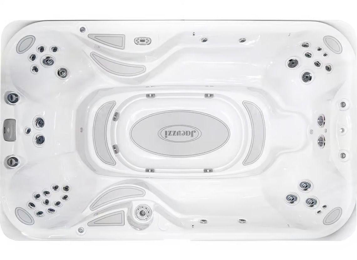 Spa de nage Jacuzzi® J-13 – Compact, polyvalent et idéal pour toute la famille