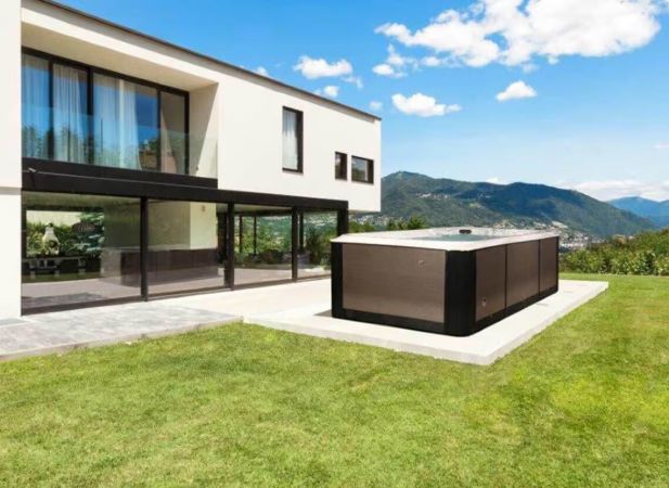 Spa de nage Jacuzzi® J-19 – Le confort d’un grand bassin, la puissance d’un entraînement sur mesure