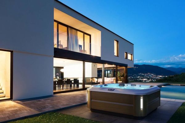 Spa J-335™ – Spa 4 places avec allonge, 40 jets PowerPro® et cascade relaxante