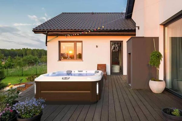 Spa J-355™ – Spa 5 places avec allonge, 42 jets et ambiance lumineuse ProLites™