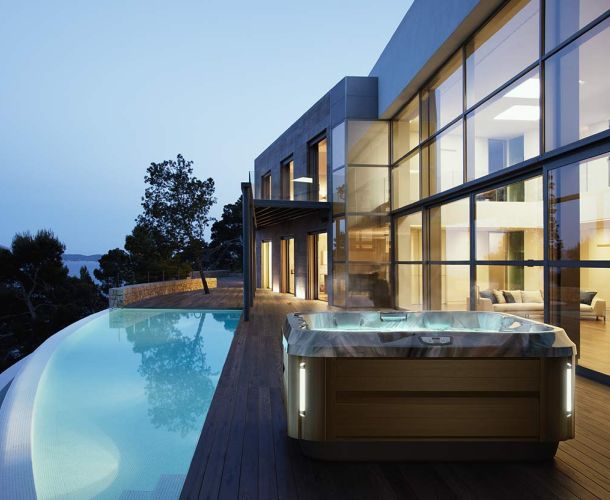 Spa J-325™ – Spa 4 places ergonomique avec cascade WaterColour™