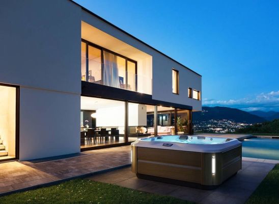 Spa J-335™ – Spa 4 places avec allonge, 40 jets PowerPro® et cascade relaxante