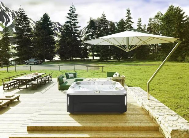 Spa J-365™ – Spa 6 places avec 48 jets PowerPro®, cascade et dôme plantaire