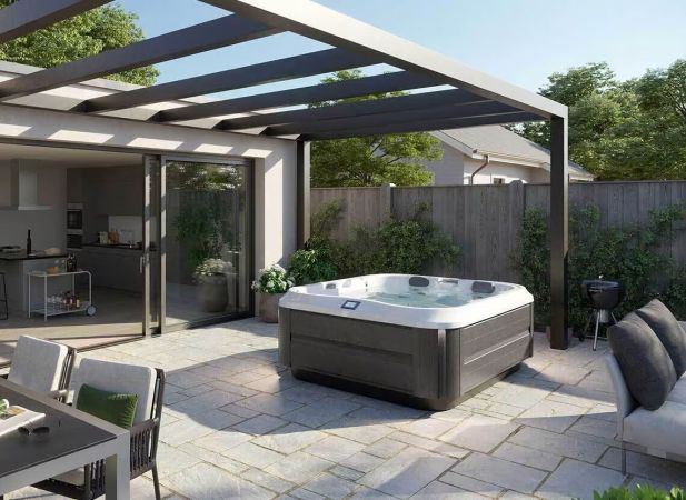 Spa J-325™ – Spa 4 places ergonomique avec cascade WaterColour™