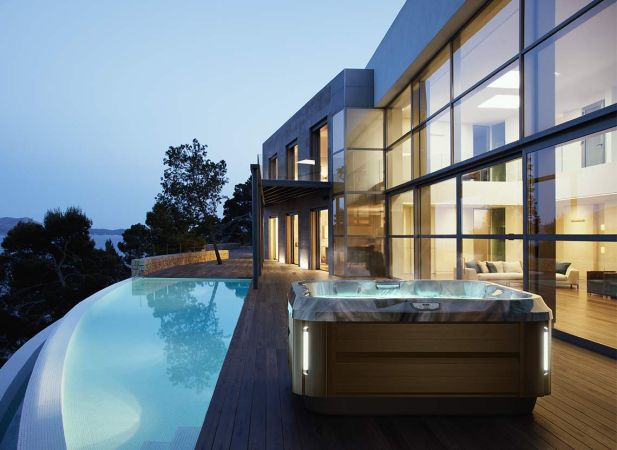 Spa J-325™ – Spa 4 places ergonomique avec cascade WaterColour™