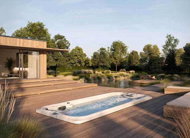 Spa de nage Jacuzzi® J-19 – Le confort d’un grand bassin, la puissance d’un entraînement sur mesure