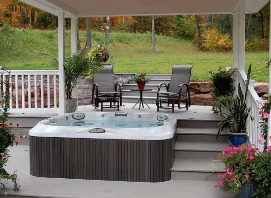 Spa J-365™ – Spa 6 places avec 48 jets PowerPro®, cascade et dôme plantaire